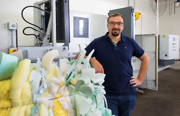 Referenzfoto Christian Huber von himollla Polstermöbel GmbH vor der HSM HL 3521 S