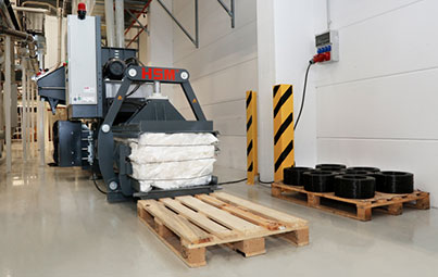 HSM Vertikalballenpresse für Einsatz beim geringem Pressaufkommen