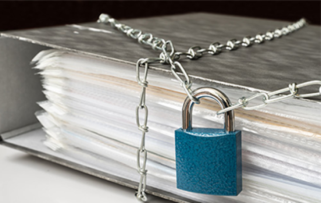 Aktenordner mit Vorhängeschloss